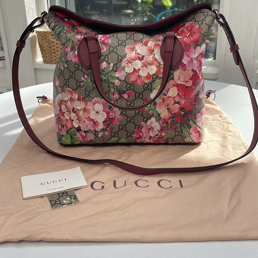 Authentic Gucci GG Supreme Monogram Bloom Linea A Fold-over Tote Crossbo… - Picture 2 of 16